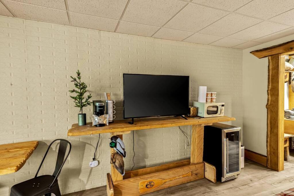 Stonegate Lodge King Bed Wifi 50 Roku Tv Salt Water Pool Room #104 Eureka Springs Exterior foto